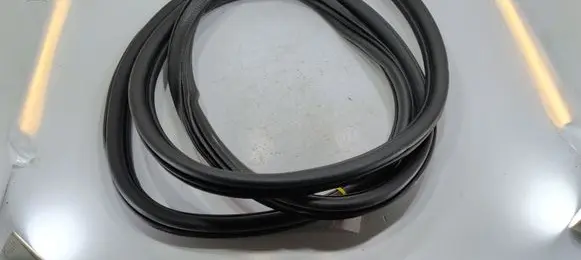 Volkswagen Sharan Rear door rubber seal (on body)