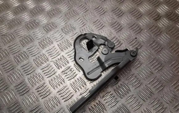 Audi Q7 4M Tailgate/trunk/boot hinge 4M0823301
