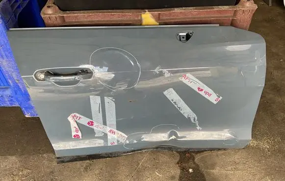 Audi e-tron Front door 