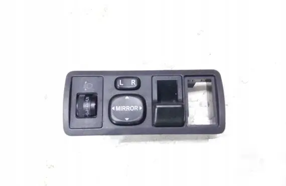 Wing mirror switch