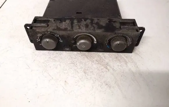 Mitsubishi Pajero Climate control unit MR958005 146570-0022