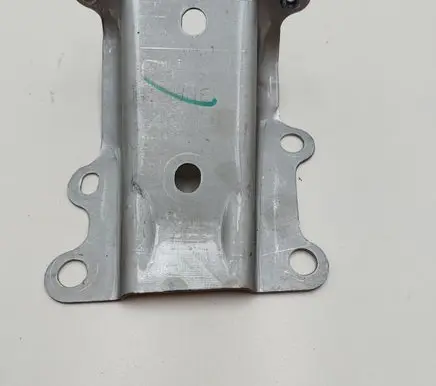 Nissan Leaf II (ZE1) Rear shock/impact absorber stay/bar 