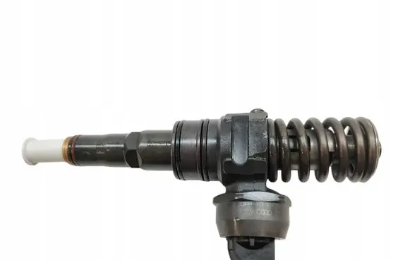 Skoda Fabia Mk2 (5J) Fuel injector 038130073AG