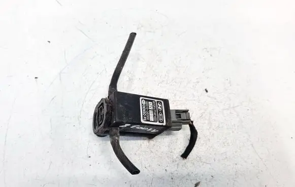 Hyundai Santa Fe Windscreen/windshield washer pump 985103E000 98510-3E000