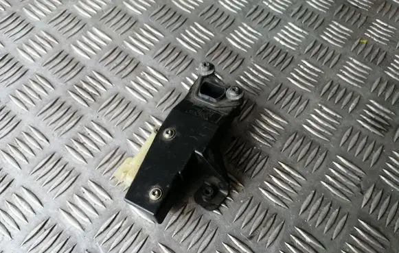 Fuel tank cap lock