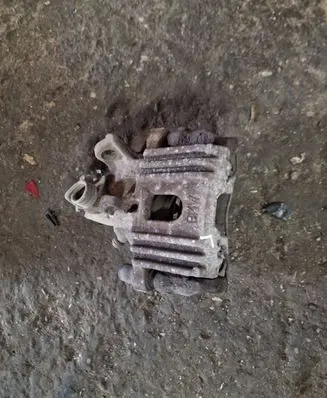 Mini One - Cooper R50 - 53 Rear brake caliper