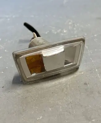 Opel Zafira B Front fender indicator light 090025 001557
