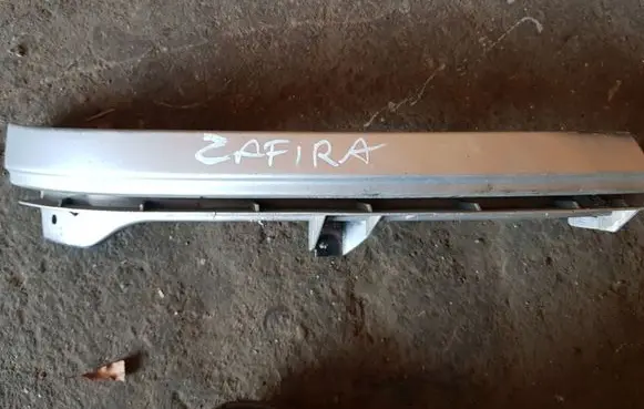 Opel Zafira A Under headlight/headlamp trim 90580652