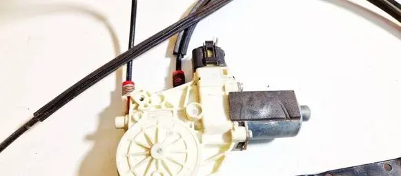 Ford S-MAX Front door window regulator motor 0130822286