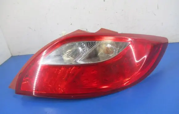 Mazda 2 Rear/tail lights D65151150