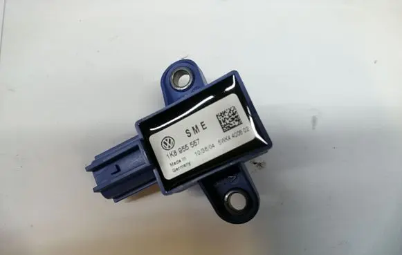Volkswagen Scirocco Airbag deployment crash/impact sensor 1K8955557