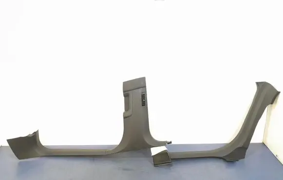 Other sill/pillar trim element