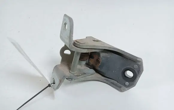 Ford Ranger Front door lower hinge 