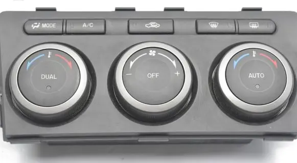 Mazda 6 Air conditioner control unit module T1005817Z