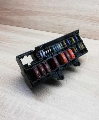 BMW 7 E65 E66 Fuse module 6900582