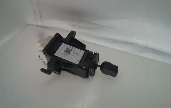 Toyota Prius (XW50) Gear shifter/selector 75G203LHD