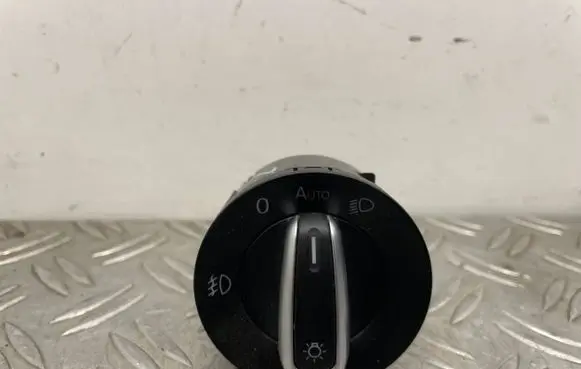 Volkswagen PASSAT CC Light switch 3C8941431E
