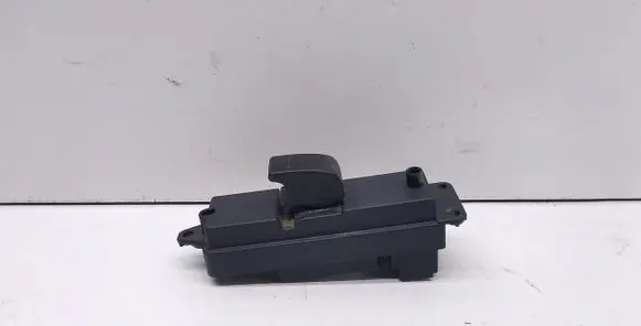 Mazda 3 I Electric window control switch 03123100 BPK466370