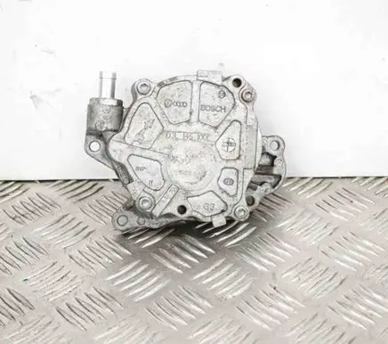 Volkswagen Tiguan Vacuum pump 03L145100