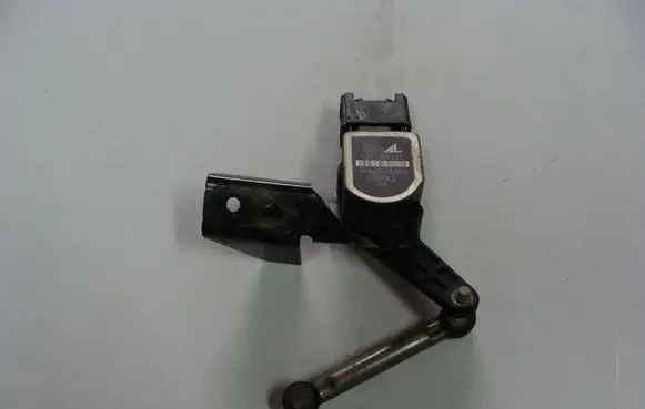 Rear air suspension level height sensor