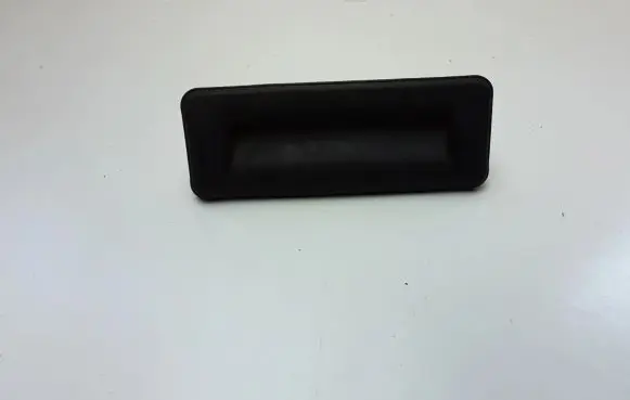 Tailgate opening switch