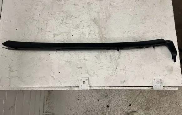 Ford Mustang V Windshield trim AR337602564