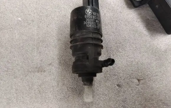 BMW 7 F01 F02 F03 F04 Windscreen/windshield washer pump 6934160 10833217 3095102