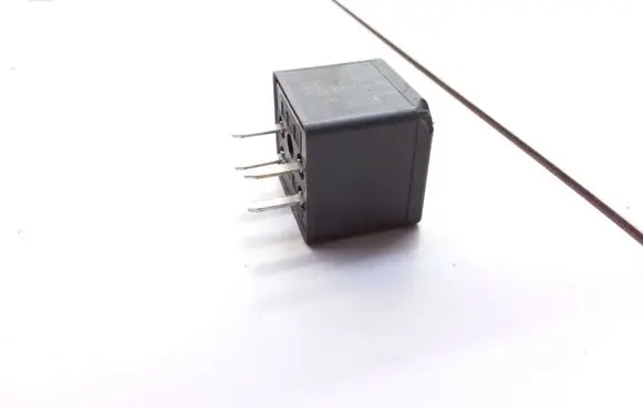 Opel Sintra Hazard warning light relay 12193604