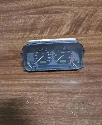 Volkswagen Golf III Speedometer (instrument cluster) 1H0919860H 351017000