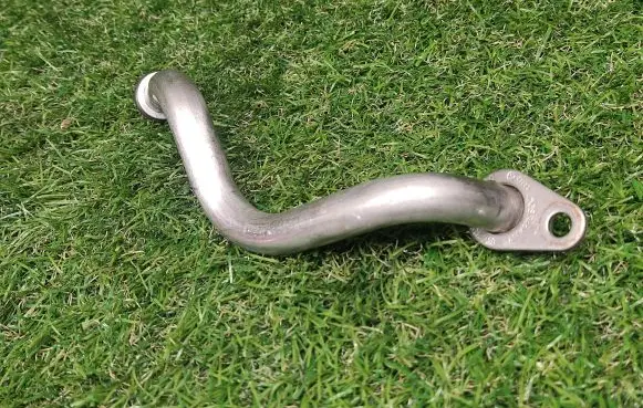 Volkswagen Jetta VI Coolant pipe/hose 04E145735C