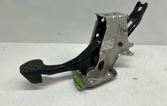 Volkswagen Golf Plus Brake pedal 1K1721057N