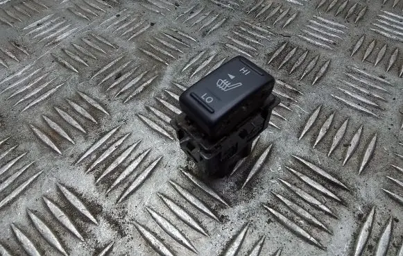 Nissan X-Trail T31 Seat heating switch