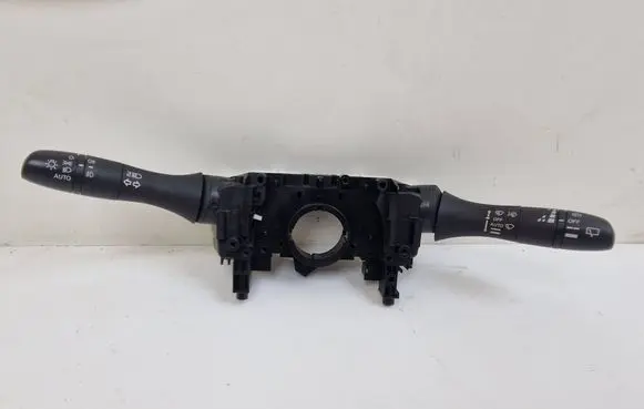 Nissan Qashqai Wiper turn signal indicator stalk/switch 17330SD1