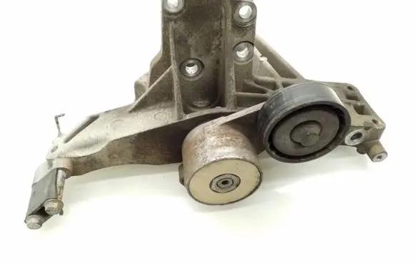 Alfa Romeo Giulietta Generator/alternator belt tensioner