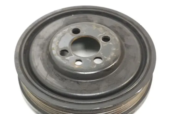 Volkswagen Golf V Crankshaft pulley 03G105243