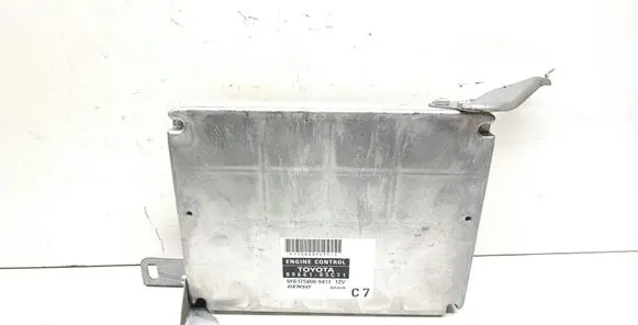 Toyota Avensis T250 Engine control unit/module 8966105C71 1758009411