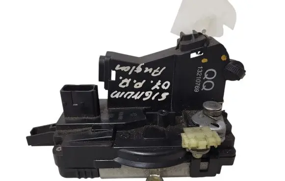 Opel Signum Front door lock 13210769