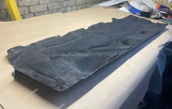 BMW 2 F46 Center/middle under tray cover LUR