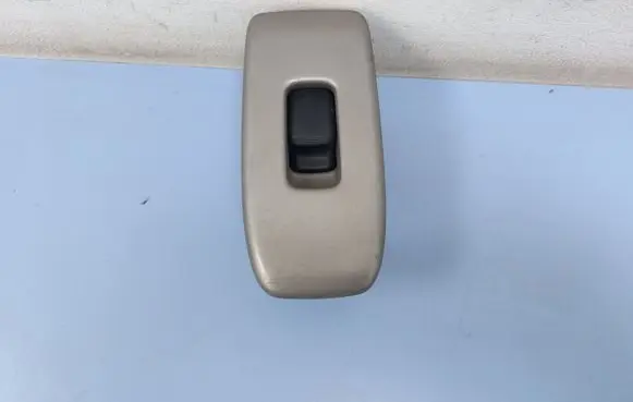 Mitsubishi Pajero Electric window control switch MR444892