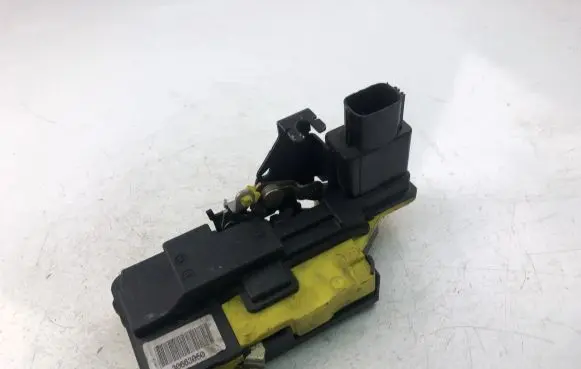 Volvo V70 Coupe door lock (next to the handle) 30663050
