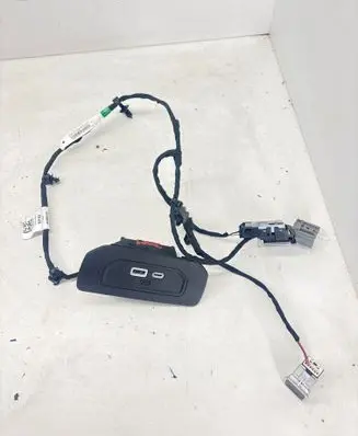 Jeep Grand Cherokee WL USB control unit P68467847AD T045U305104540 847AD