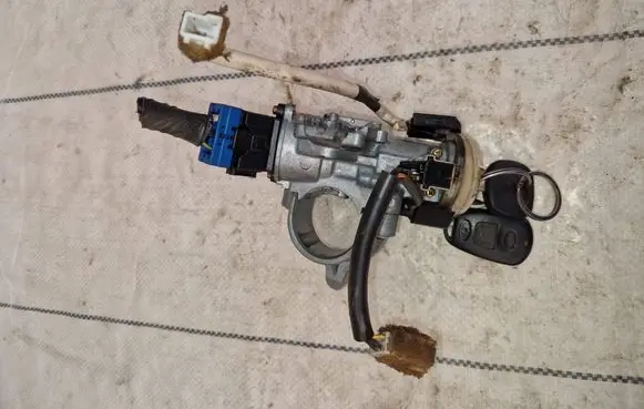 Mitsubishi Pajero Ignition lock 337360
