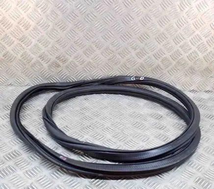 Audi A1 Rubber seal rear door 82G833722B