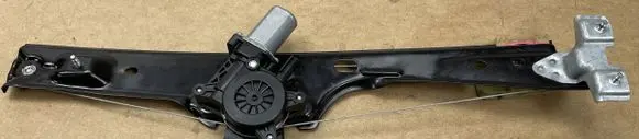Chevrolet Traverse II Front door window regulator motor 84476220