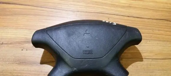 Mitsubishi Galant Steering wheel airbag