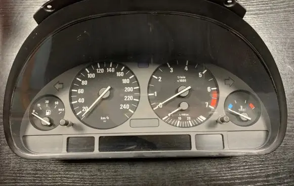 BMW 5 E39 Speedometer (instrument cluster) 8381810
