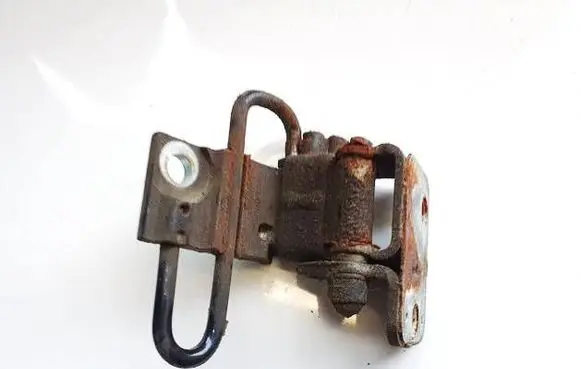 Volkswagen PASSAT B7 Front door upper hinge 3C8831412C