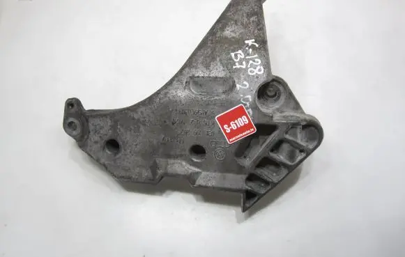 Volkswagen PASSAT B7 Engine mounting bracket 03L199207 KT582V120