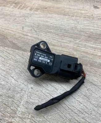 Volkswagen Caddy Air pressure sensor 0281002399 038906051B