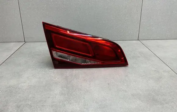 Audi A3 S3 8V Tailgate rear/tail lights 8V4945075